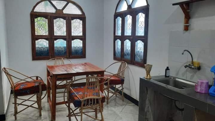 Marashi Villa Нунгви Екстериор снимка